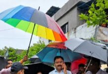 पूर ओसरतो… पण माणुसकीची ओळख कायम राहते! संकटात कोण उभे राहिले, हे जनता कधीच विसरत नाही…